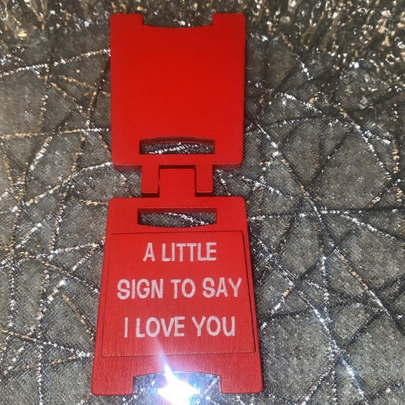 A little sign to say I love you! - Picture 6 of 6